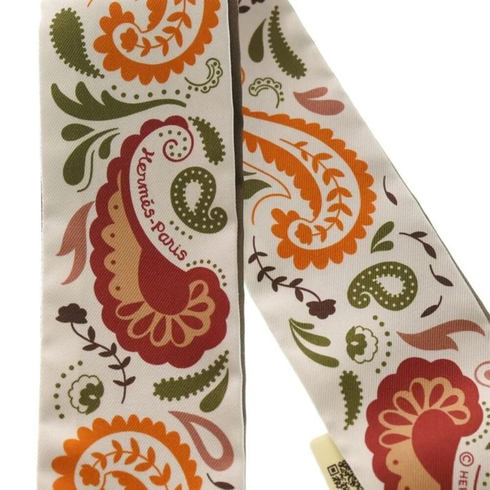 Hermes Twilly Guepards Bandana Blanc Orange Cuisine Silk Scarf - Picture 2 of 6